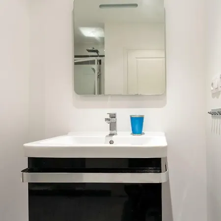 Appartement ⭐bright & Spacious 2br Scandinavian Design Flat With Balcony In Antibes⭐ *
